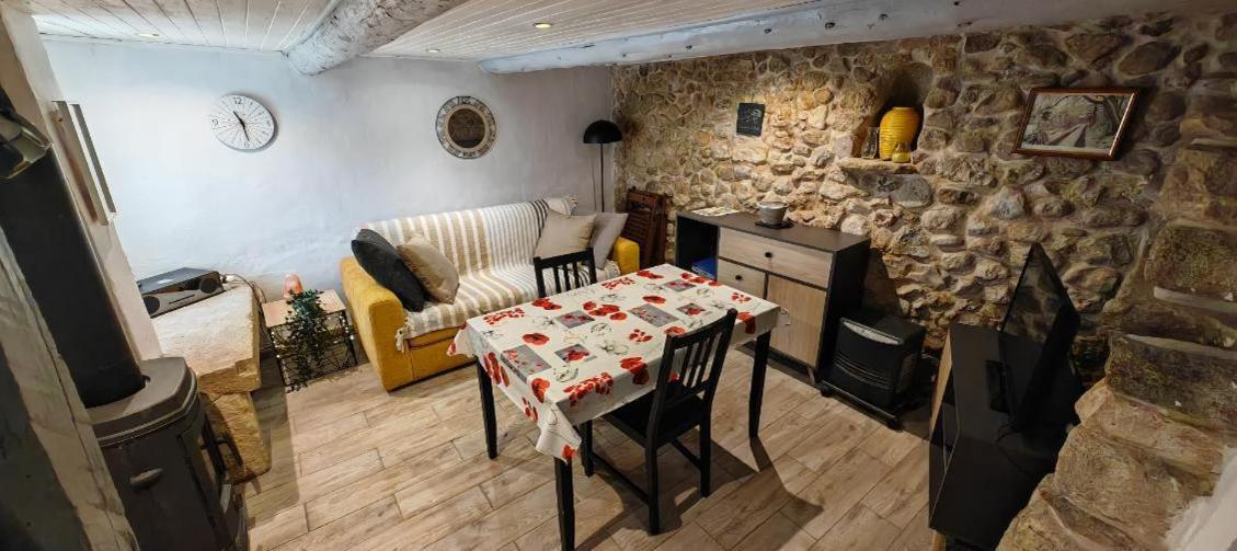 Le Cabanon De Vally Caromb Екстер'єр фото
